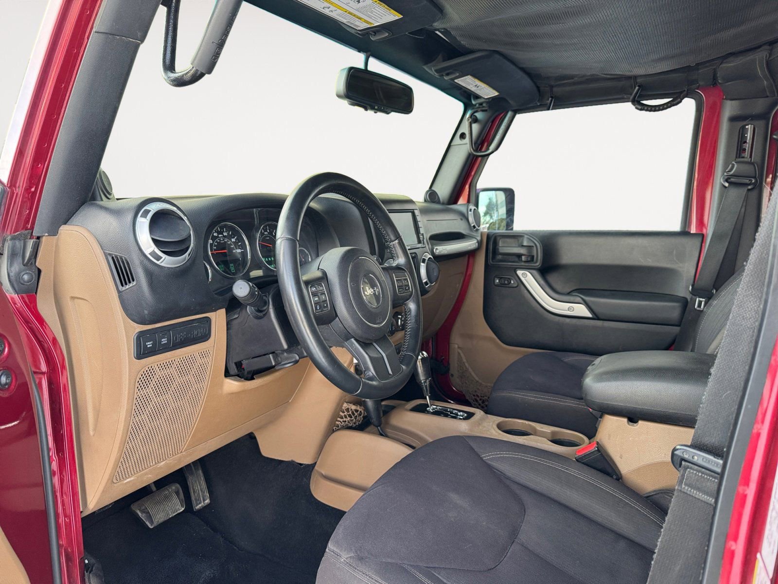 Used 2013 Jeep Wrangler Unlimited Rubicon w/ Connectivity Group image 9