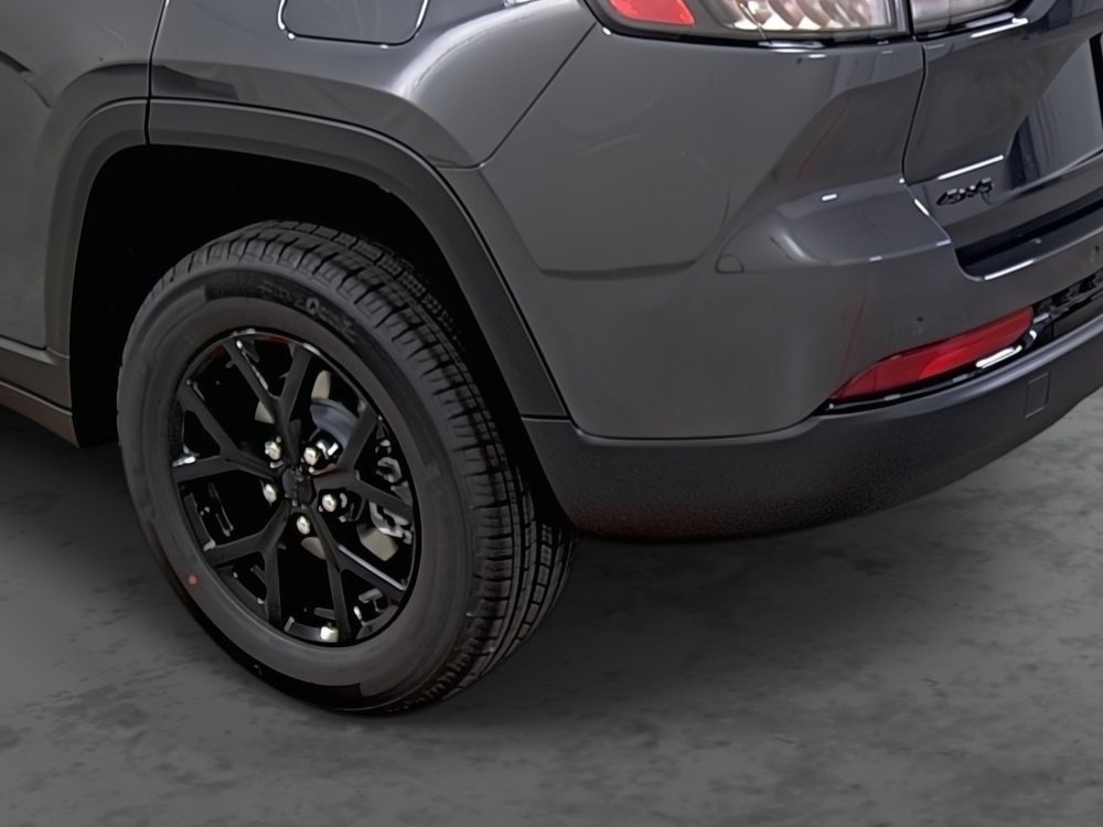 New 2025 Jeep Grand Cherokee 4WD image 9