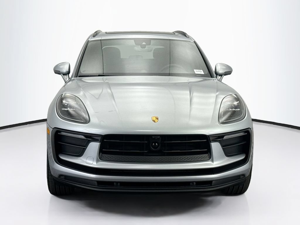 Used 2026 Porsche Macan AWD/4WD image 10