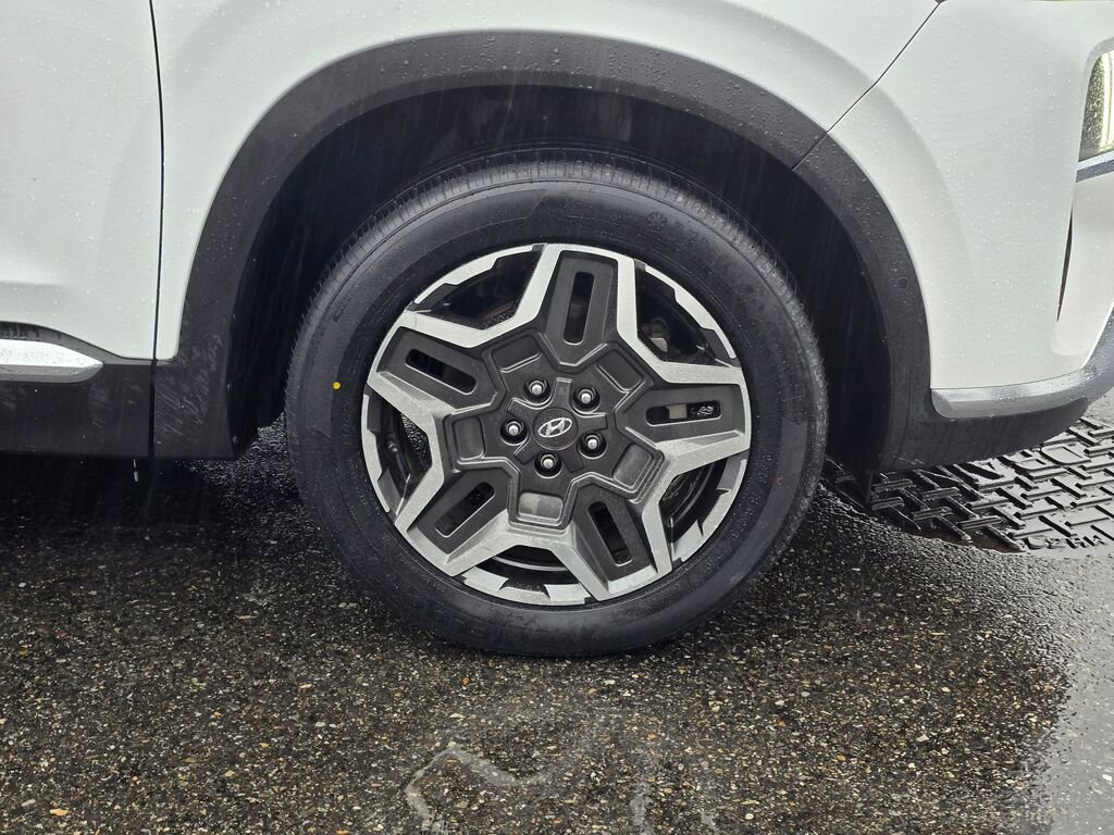 Used 2023 Hyundai Santa Fe Limited image 9