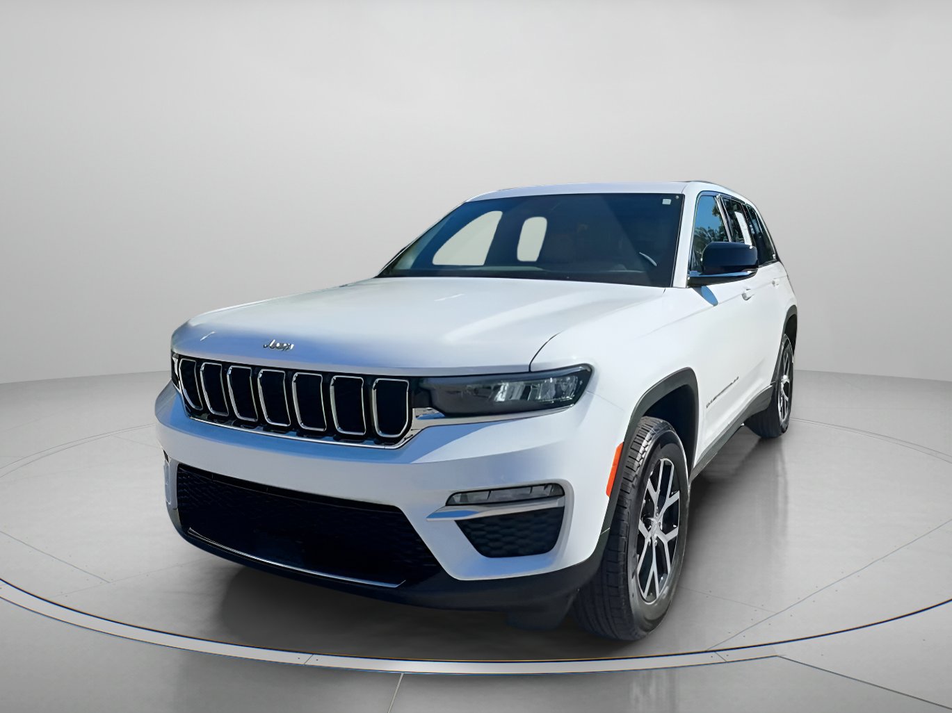 Used 2025 Jeep Grand Cherokee Limited w/ Trailer Tow Package image 10