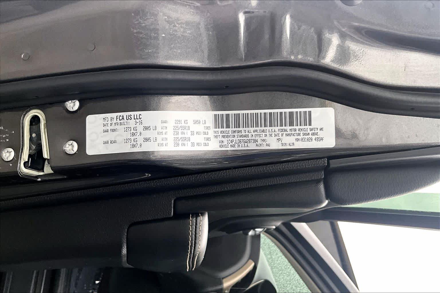 Used 2016 Jeep Cherokee Limited FWD image 34