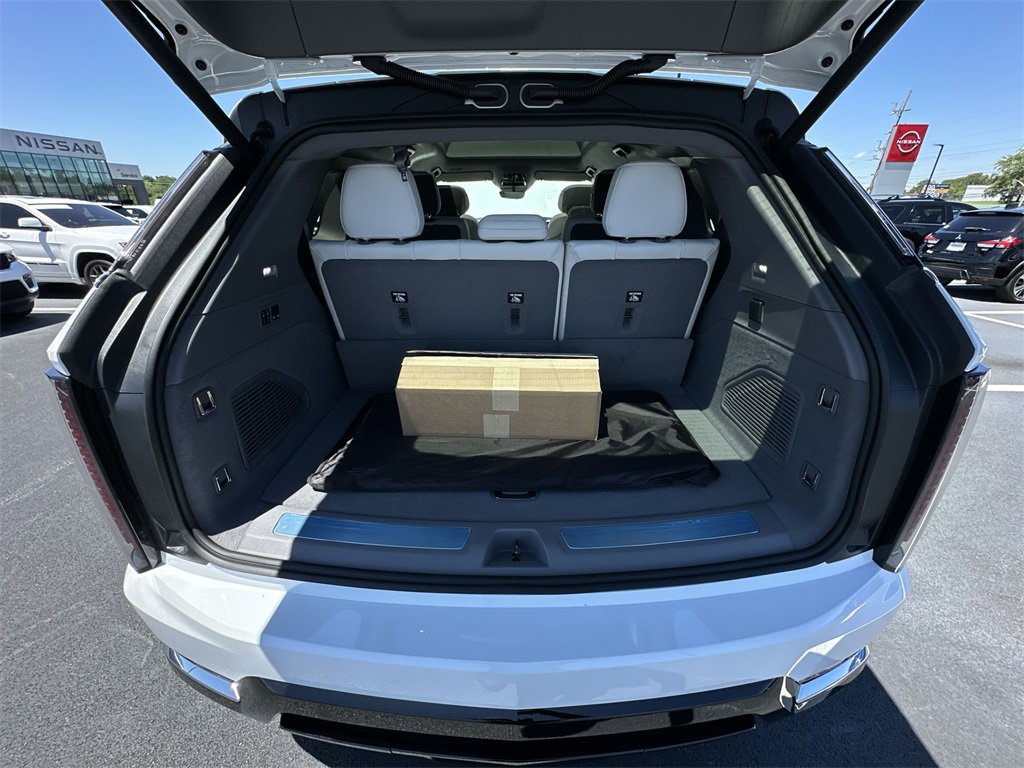 New 2025 Cadillac Escalade IQ Luxury 1 w/ Smart Trailering package image 25