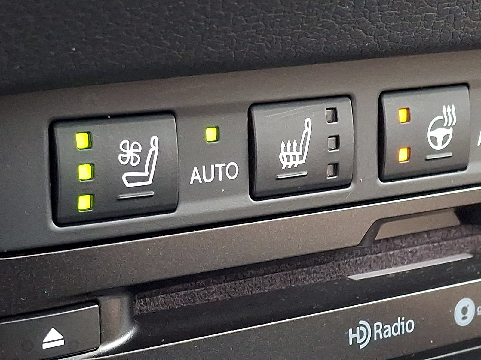 Used 2021 Lexus ES 350 Ultra Luxury w/ Accessory Package 2 FWD image 25