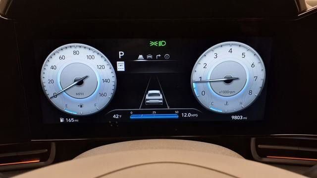 Used 2025 Hyundai Elantra SEL image 35