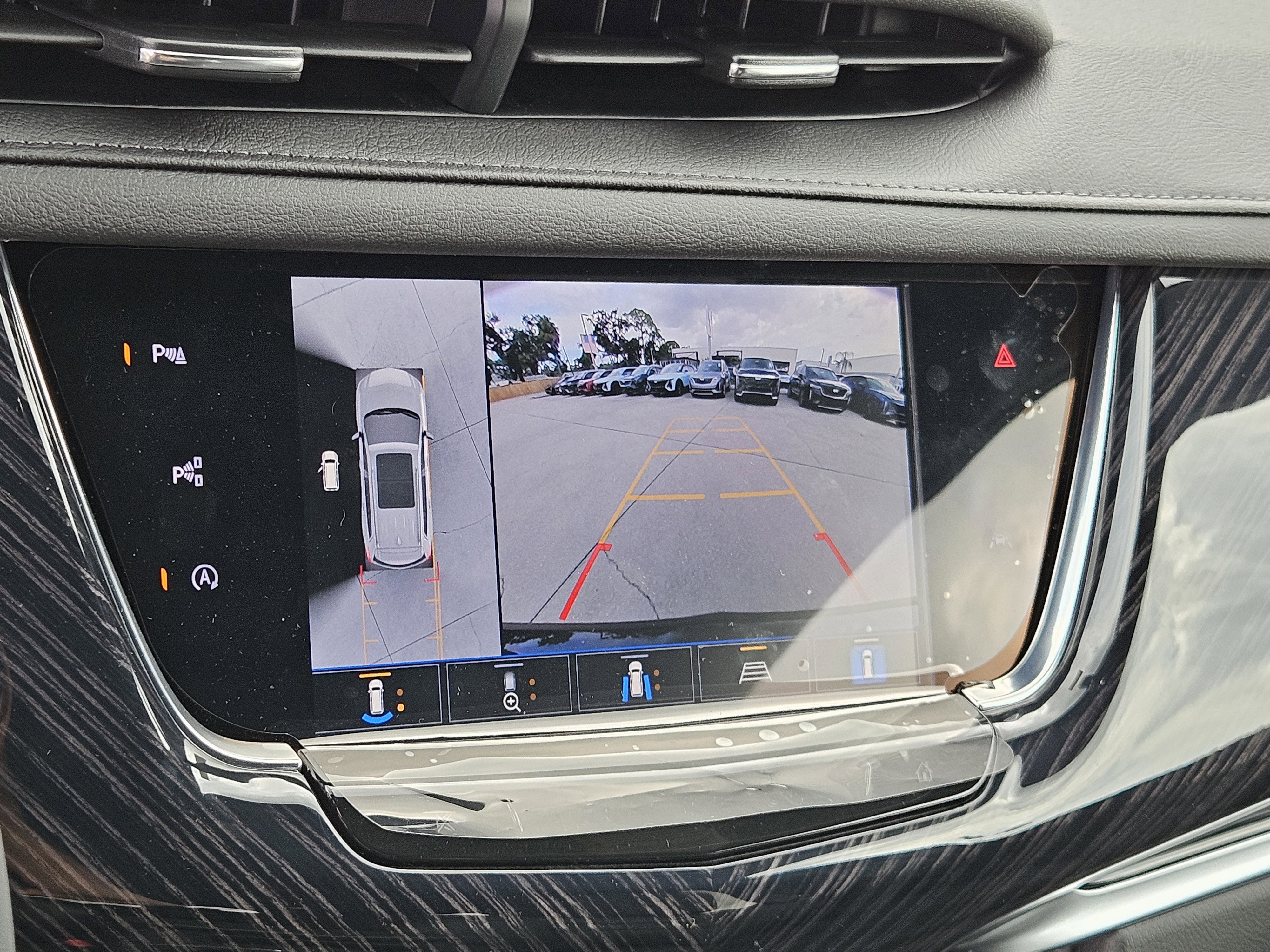 New 2025 Cadillac XT6 Premium Luxury w/ Technology Package FWD image 28