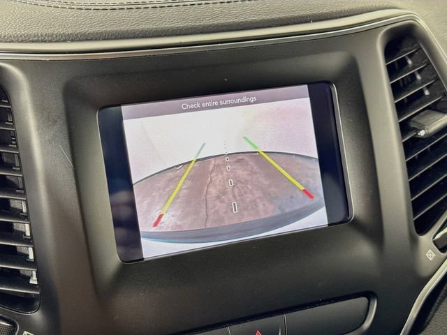 Used 2019 Jeep Cherokee Latitude w/ Popular Appearance Group FWD image 17