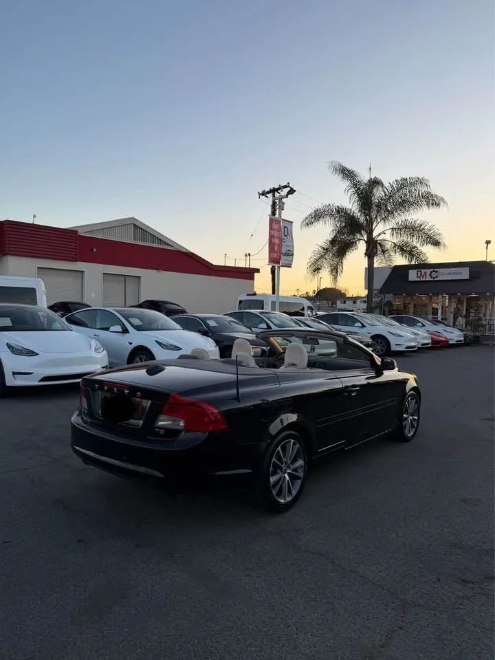 Used 2011 Volvo C70 T5 w/ Convenience Pkg image 6