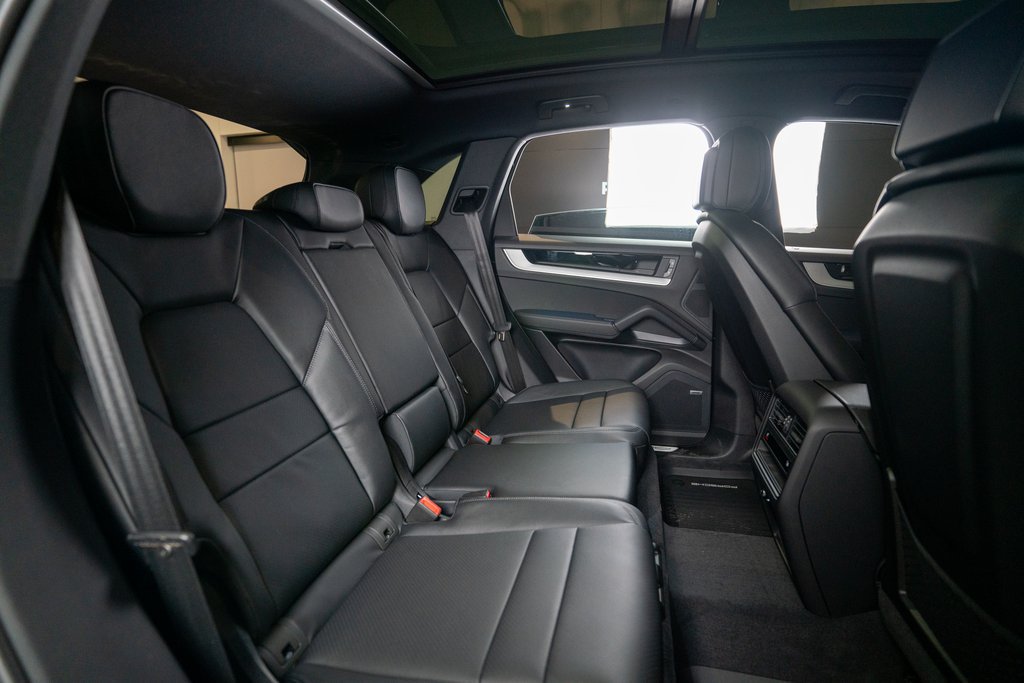 New 2025 Porsche Cayenne AWD/4WD image 16