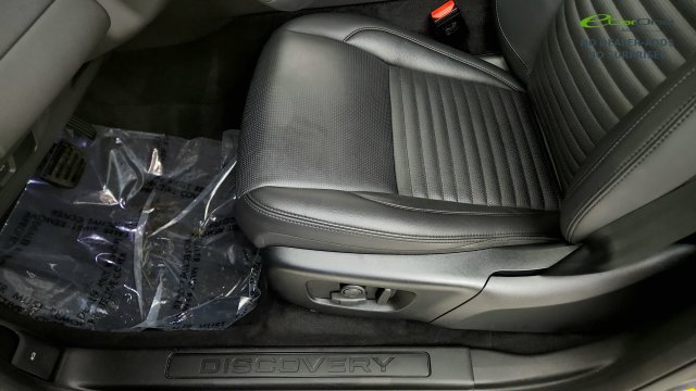 Used 2025 Land Rover Discovery Sport S AWD/4WD image 45