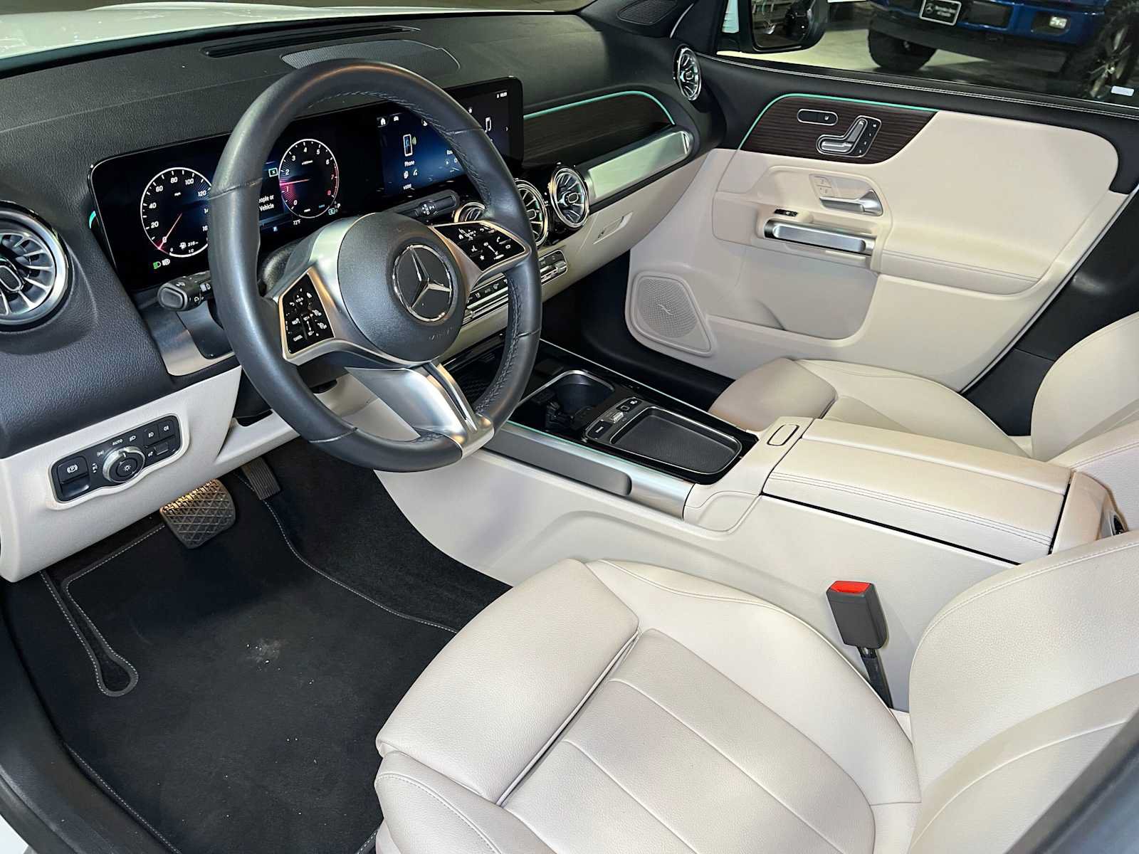 Used 2026 Mercedes-Benz GLB 250 4MATIC image 26