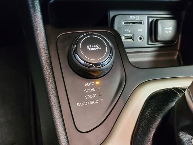 Used 2016 Jeep Cherokee Latitude w/ Safety/Convenience Group image 24