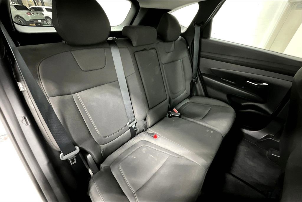 Used 2025 Hyundai Tucson SE image 35