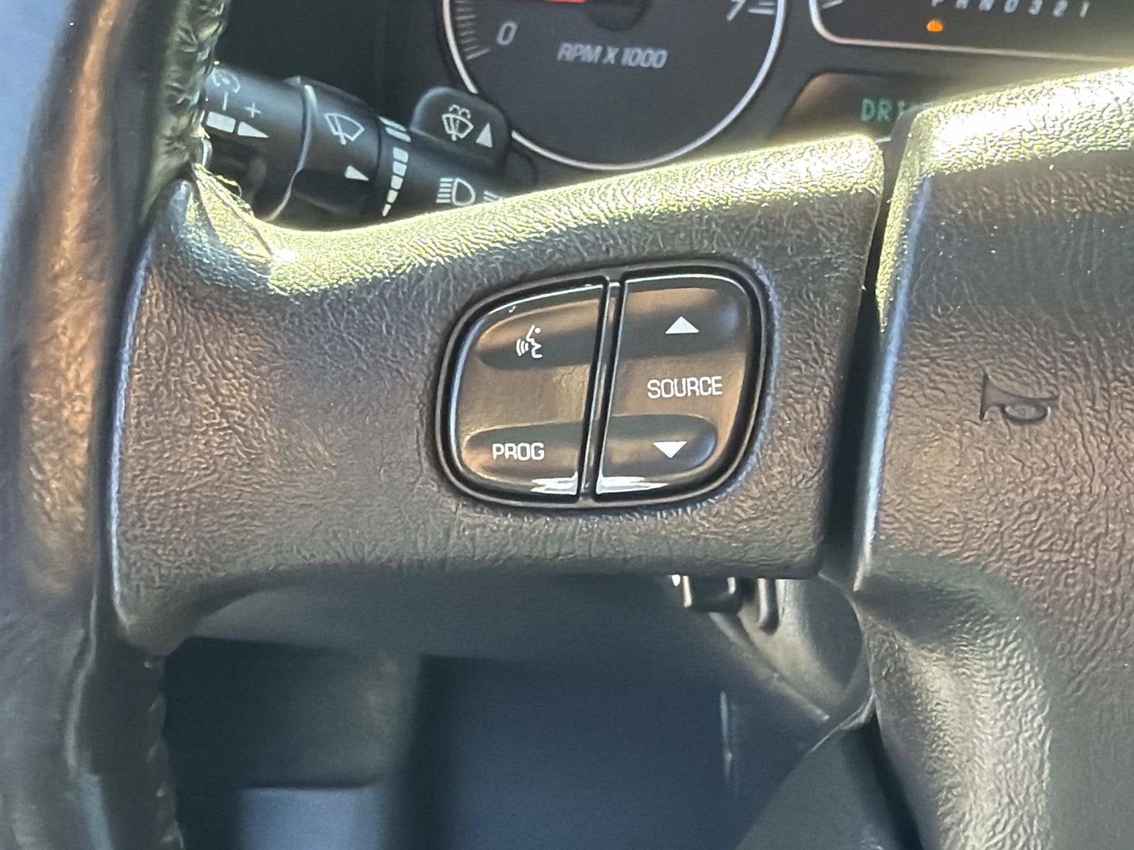 Used 2006 GMC Envoy Denali image 6