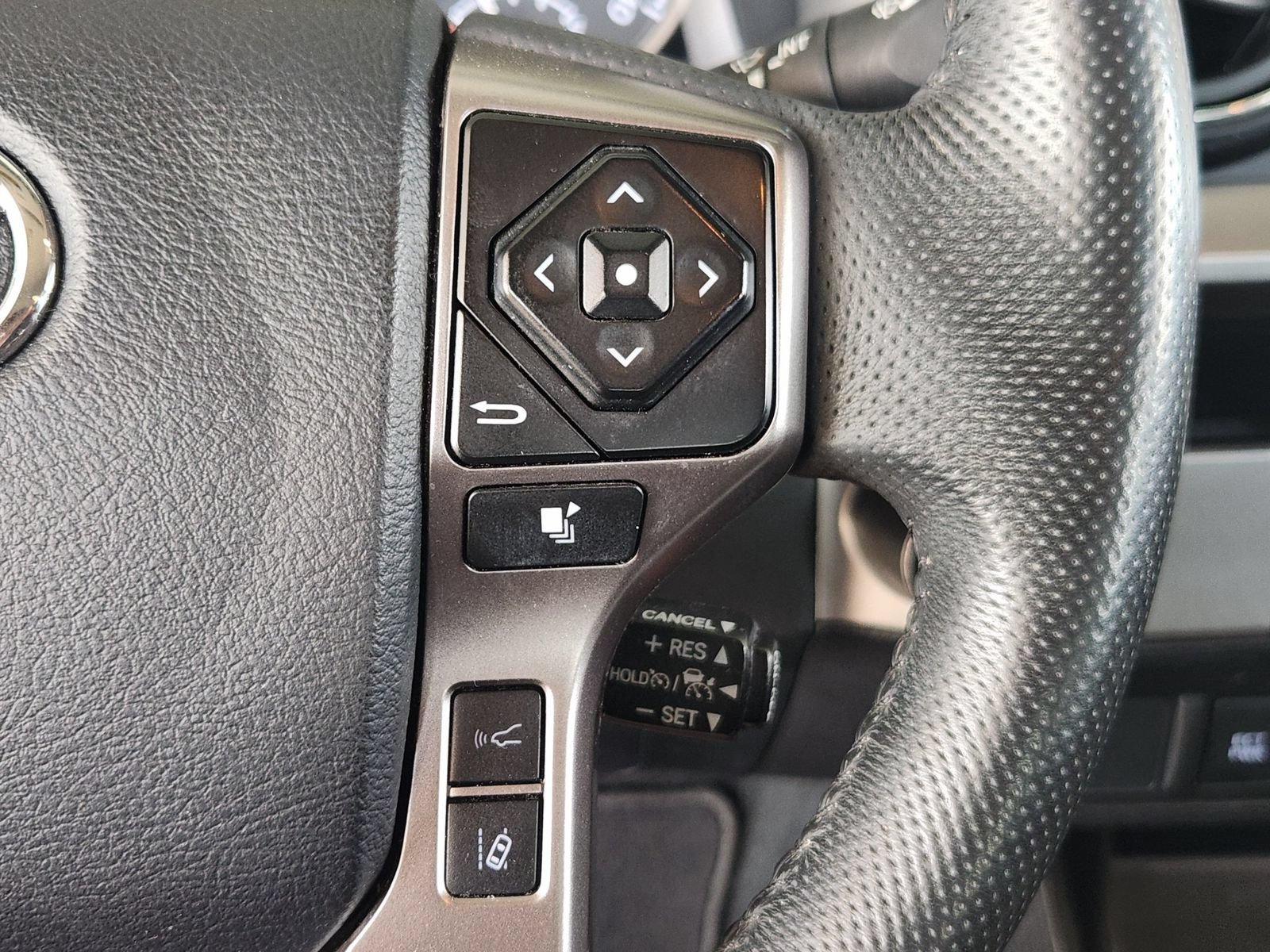 Used 2023 Toyota Tacoma SR5 RWD image 28