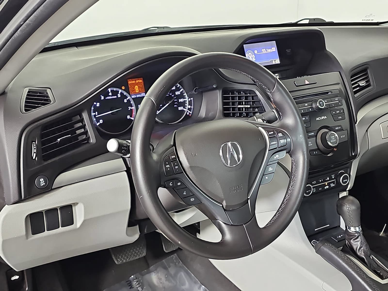 Used 2017 Acura ILX w/ AcuraWatch Plus Package FWD image 15