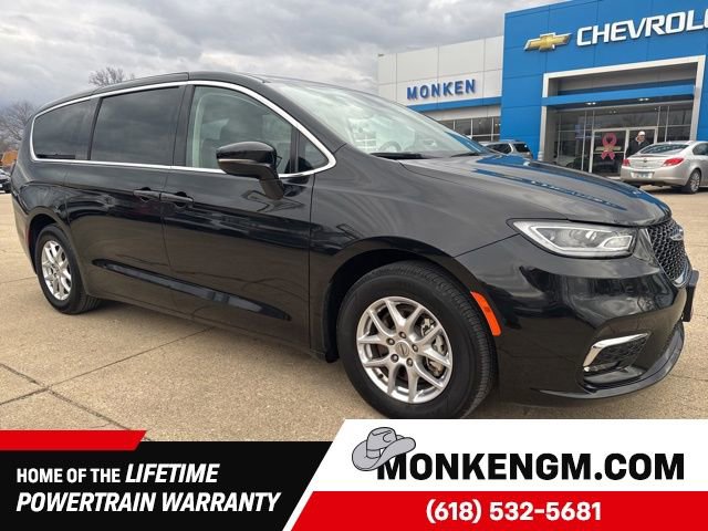 Used 2024 Chrysler Pacifica Touring-L