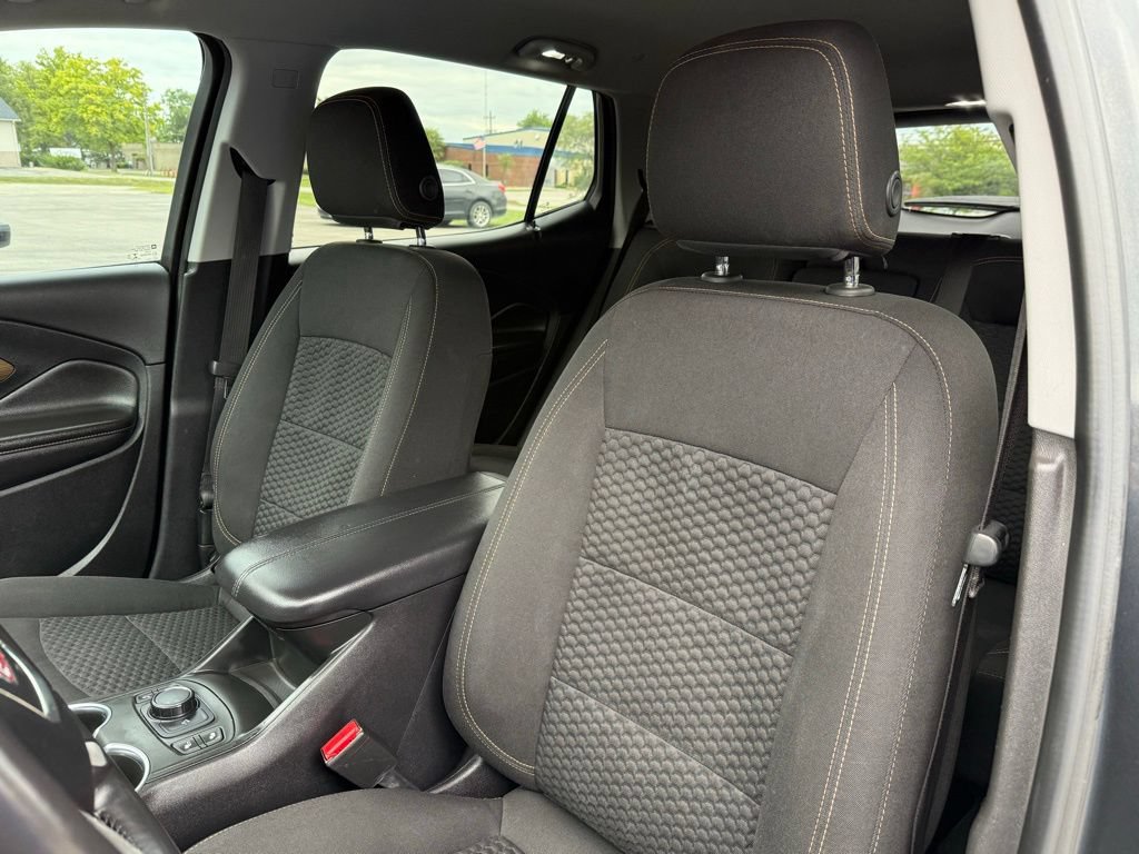 Used 2019 GMC Terrain SLE w/ Driver Convenience Package FWD image 11