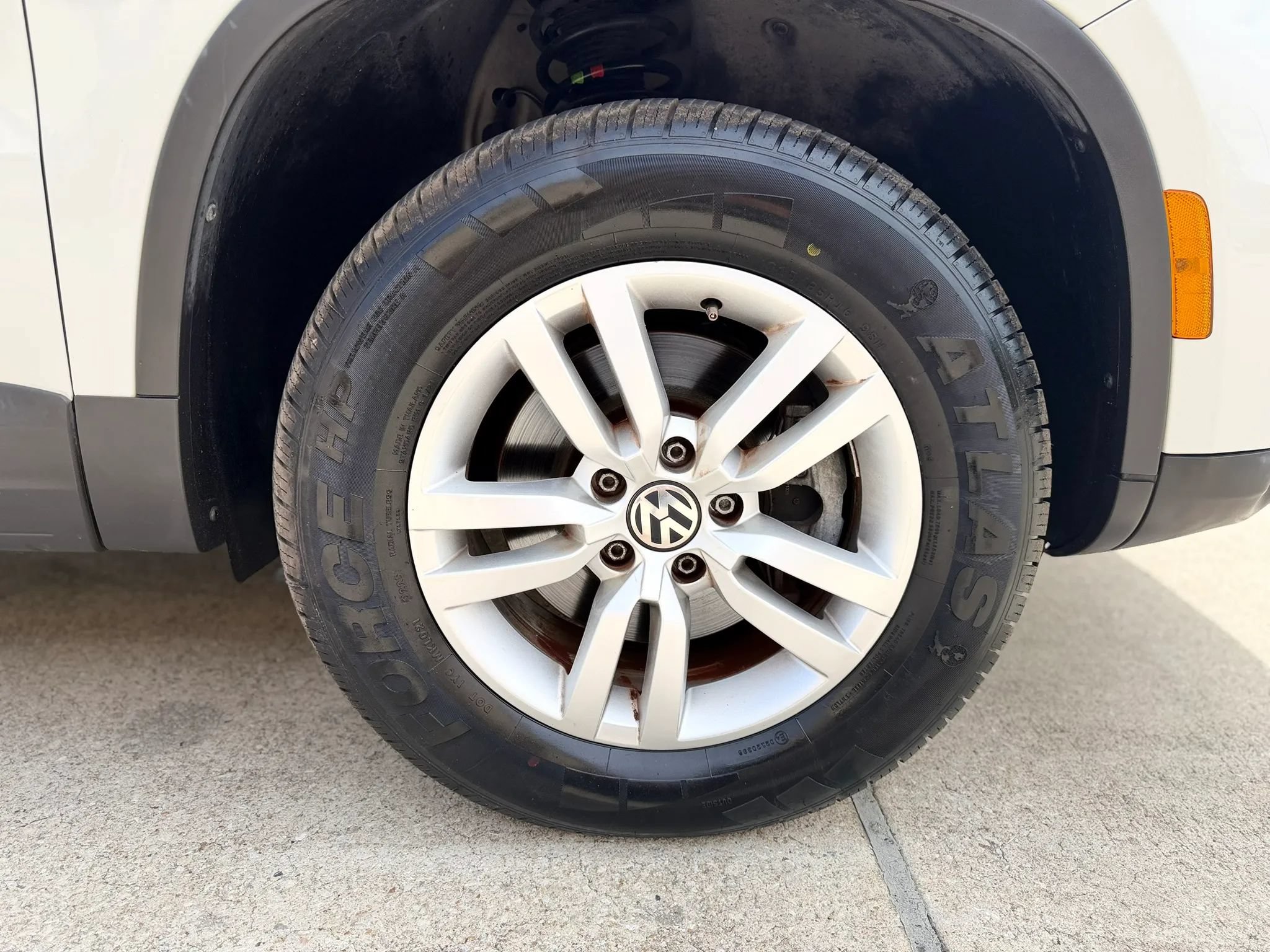 Used 2014 Volkswagen Tiguan S FWD image 33
