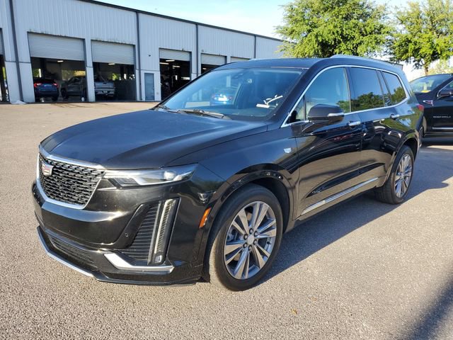 Used 2023 Cadillac XT6 Premium Luxury AWD/4WD image 2