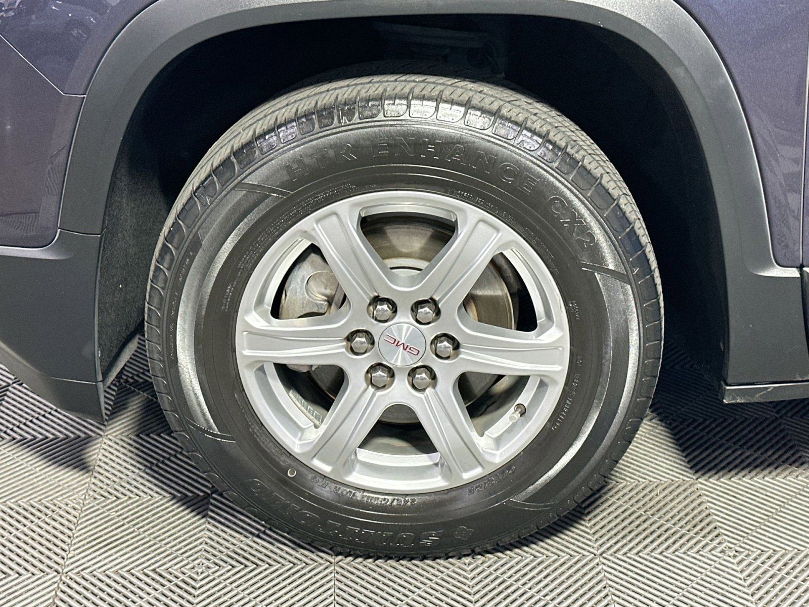 Used 2019 GMC Acadia SLE image 12