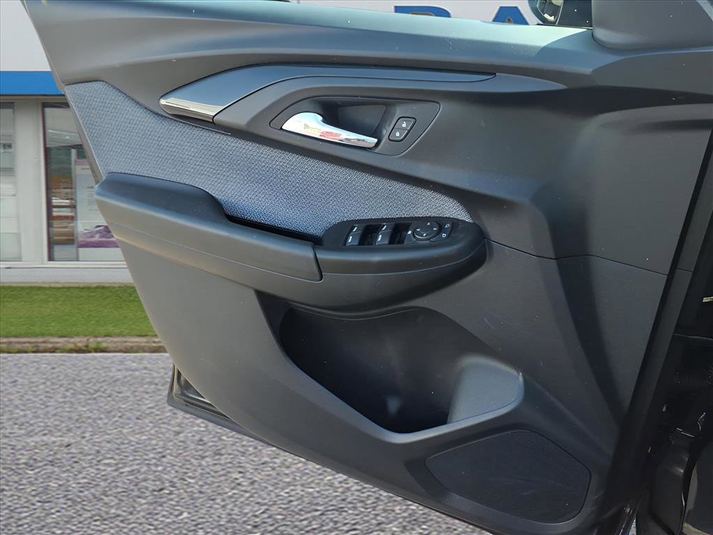 Used 2023 Chevrolet TrailBlazer LT w/ Convenience Package image 10