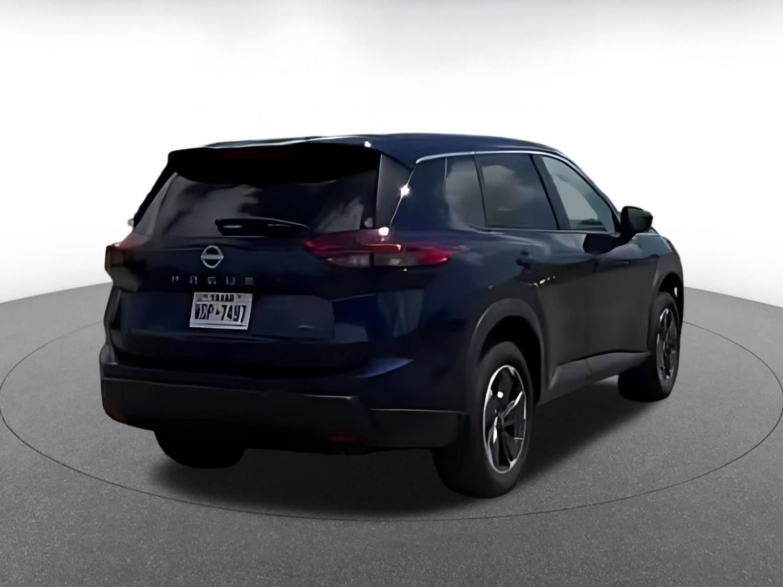 Used 2025 Nissan Rogue SV AWD/4WD image 16