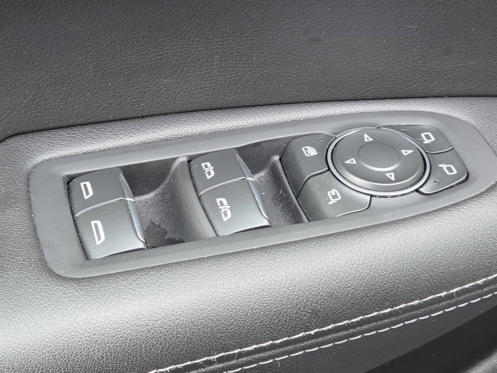 Certified 2025 Cadillac XT5 Premium Luxury image 17