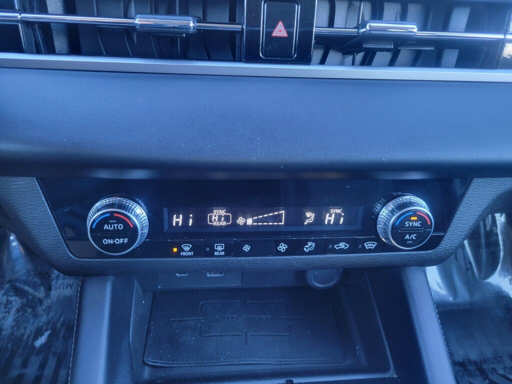 Used 2022 Mitsubishi Outlander ES image 19