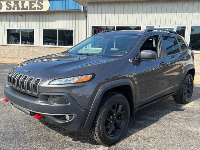 Used 2018 Jeep Cherokee Trailhawk AWD/4WD image 2