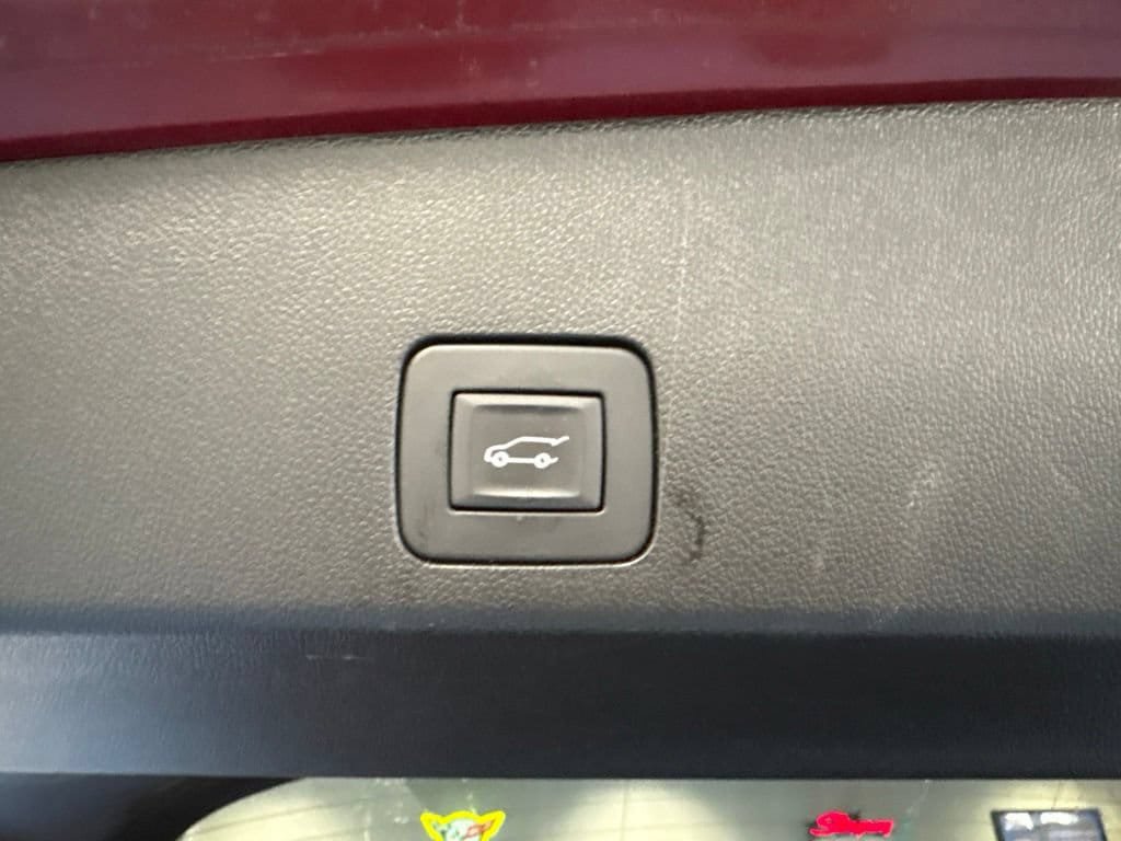 Certified 2023 Buick Encore GX Essence w/ Experience Buick Package FWD image 9