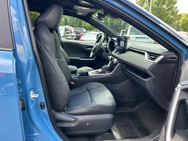 Used 2025 Toyota RAV4 XSE AWD/4WD image 19