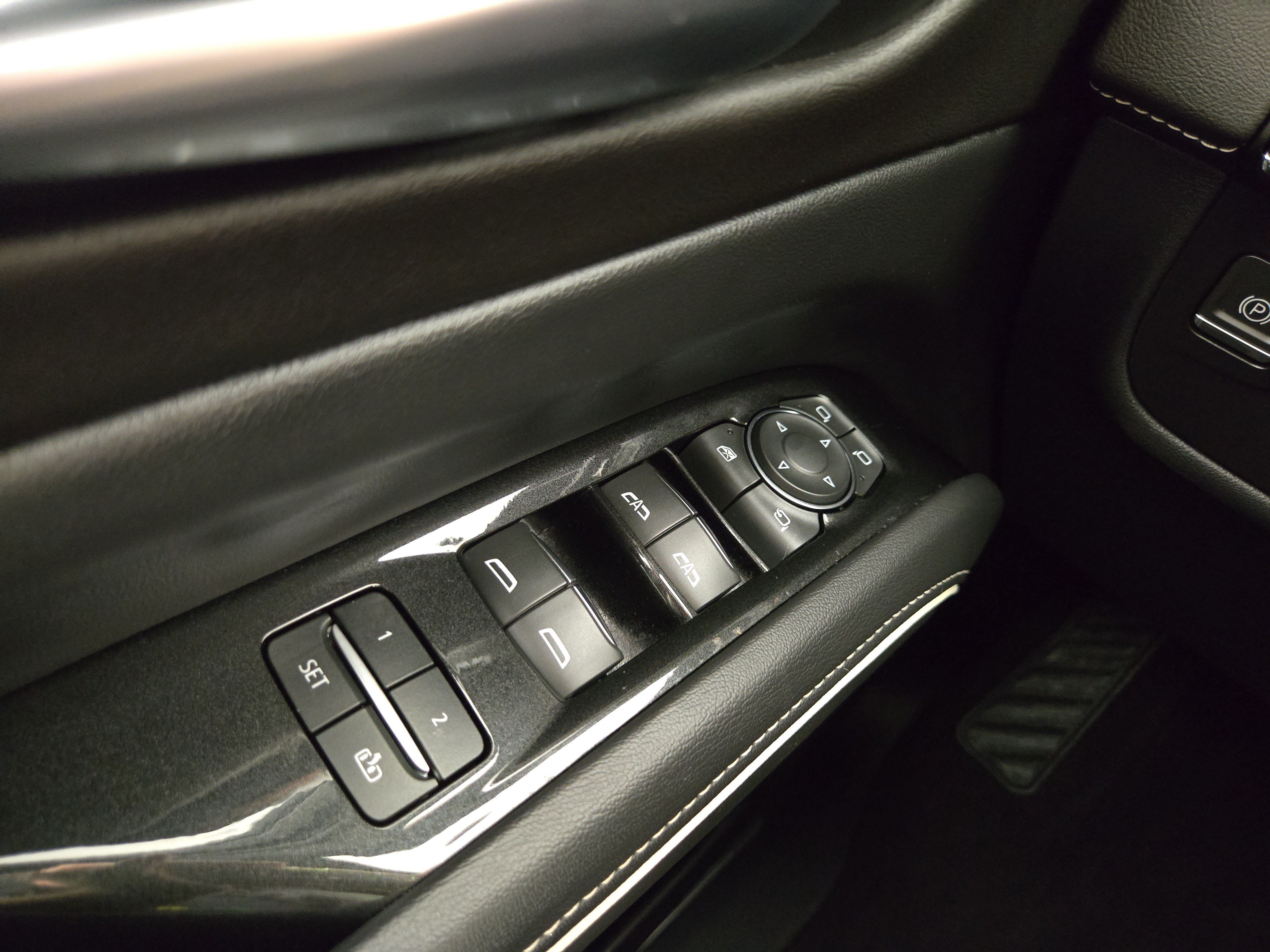 Used 2023 Cadillac Escalade ESV Premium Luxury w/ LPO, Floor Liner Package AWD/4WD image 33