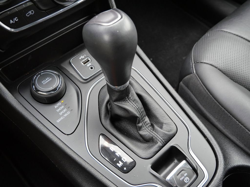 Used 2021 Jeep Cherokee Latitude Lux image 41