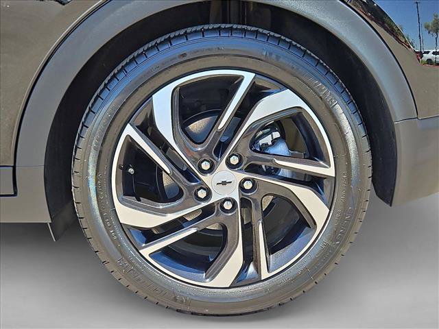 Certified 2023 Chevrolet Bolt LT w/ Infotainment Package FWD image 29