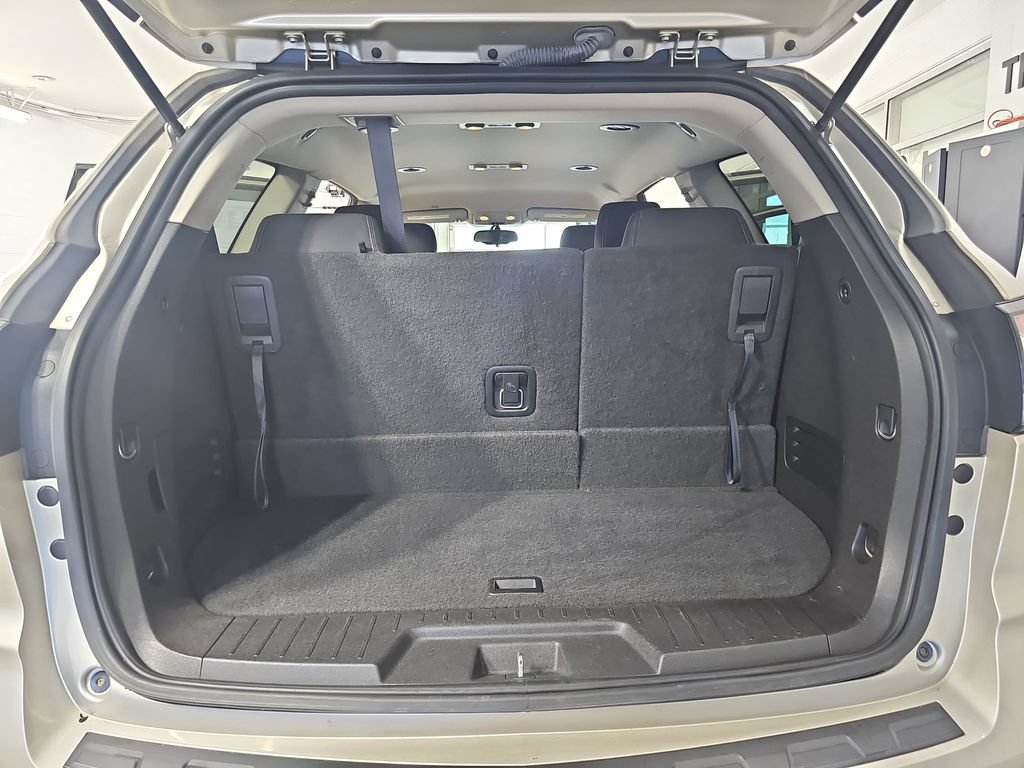 Used 2015 Chevrolet Traverse LT w/ Style and Technology Package AWD/4WD image 17