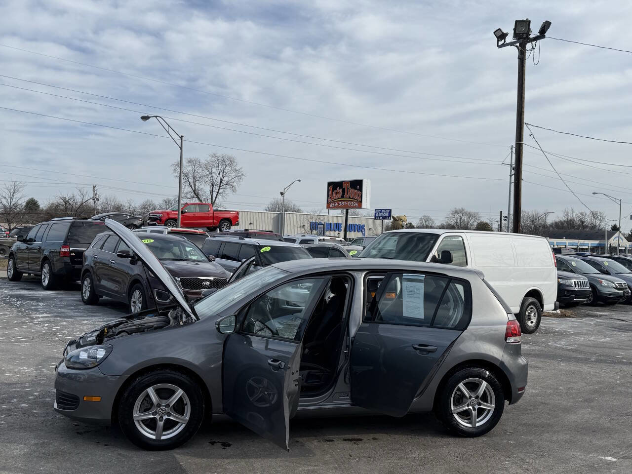 Used 2014 Volkswagen Golf 4-Door image 20