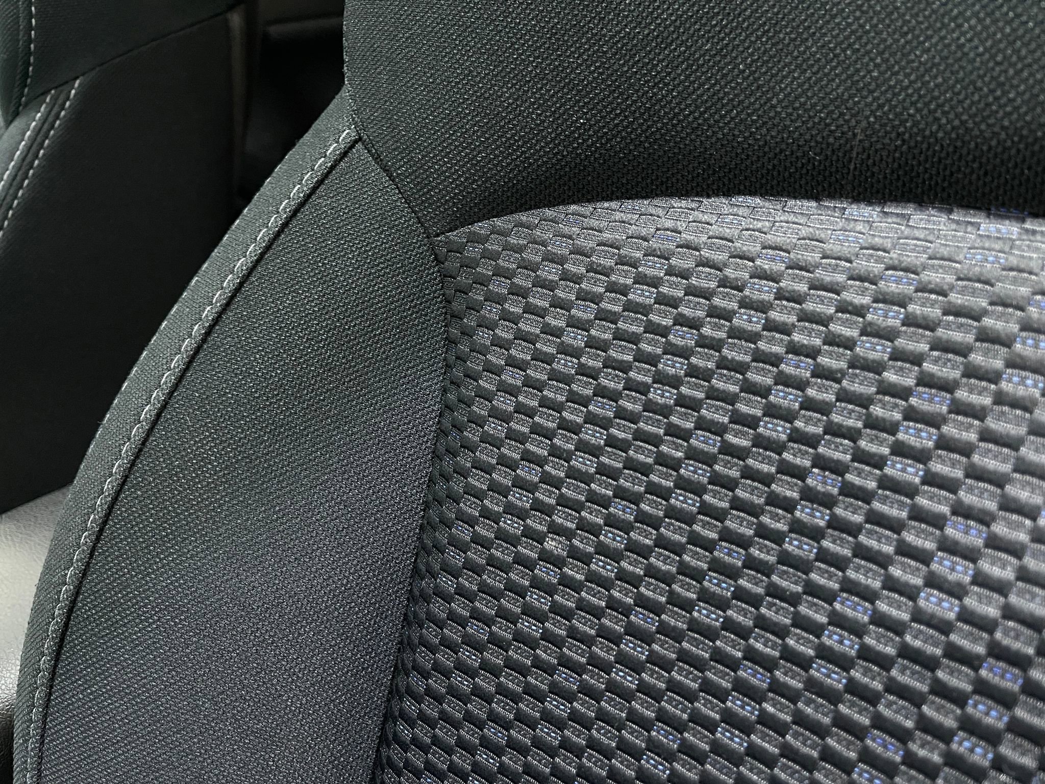 Used 2018 Subaru Forester 2.5i Premium w/ All-Weather Package image 17