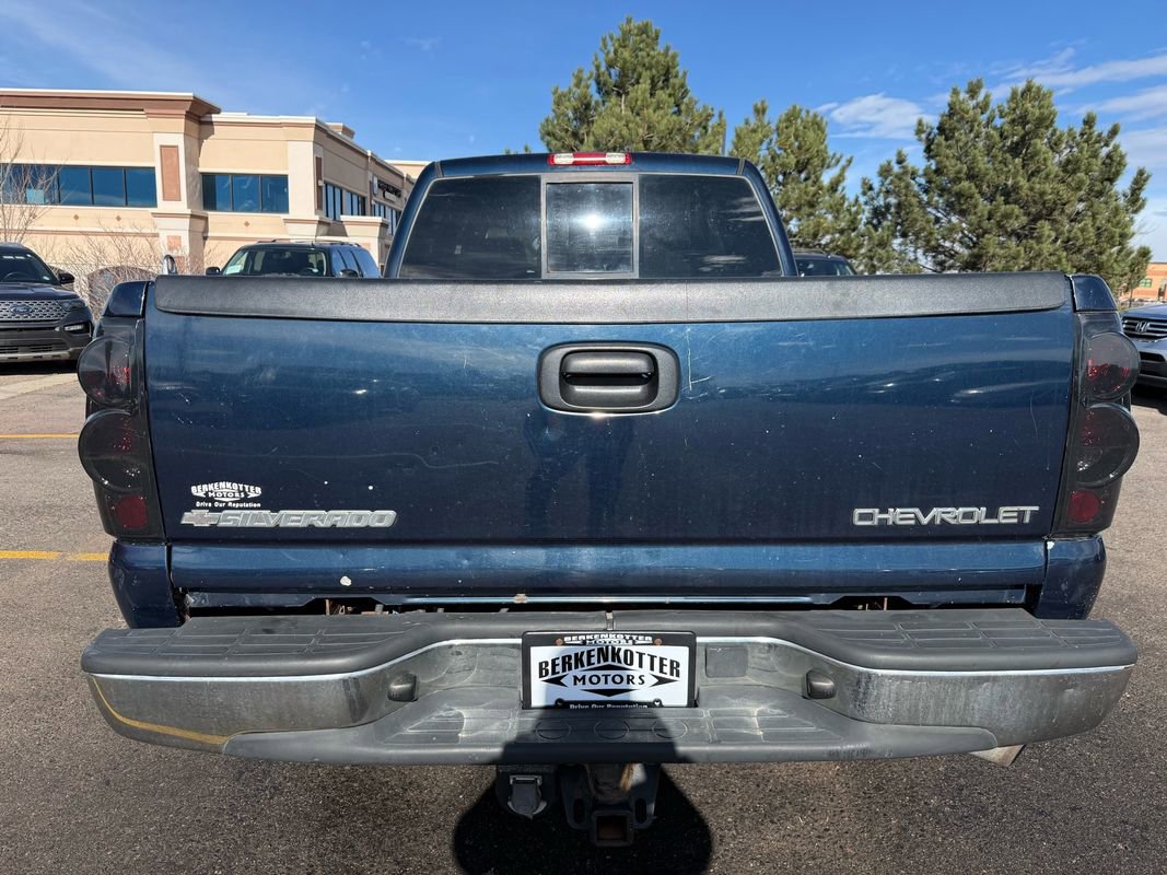 Used 2005 Chevrolet Silverado 2500 LS w/ Heavy-Duty Power Package image 4