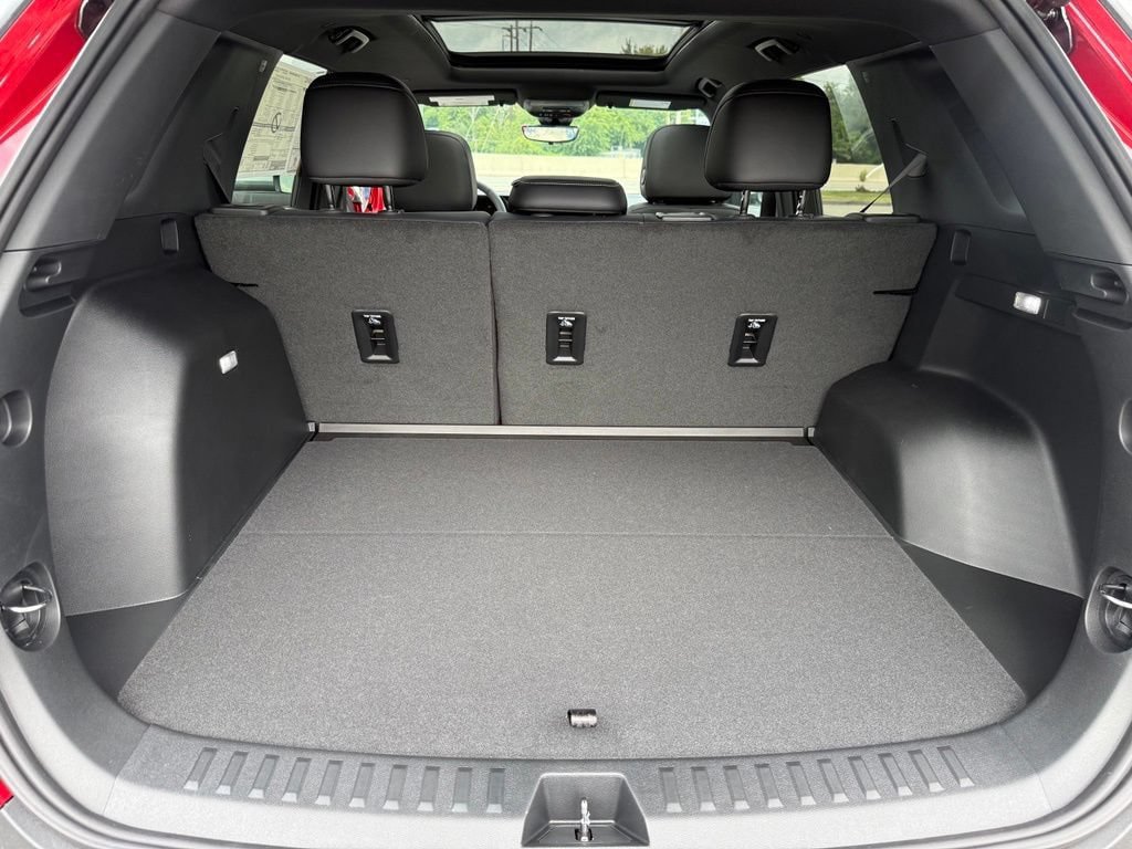 New 2027 GMC Terrain Elevation w/ Elevation Premium Package FWD image 19
