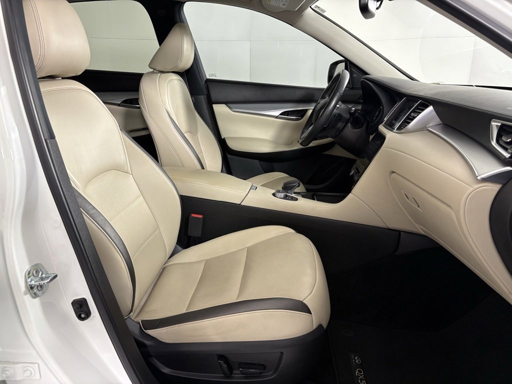 Used 2021 INFINITI QX50 Essential w/ Convenience Package image 42
