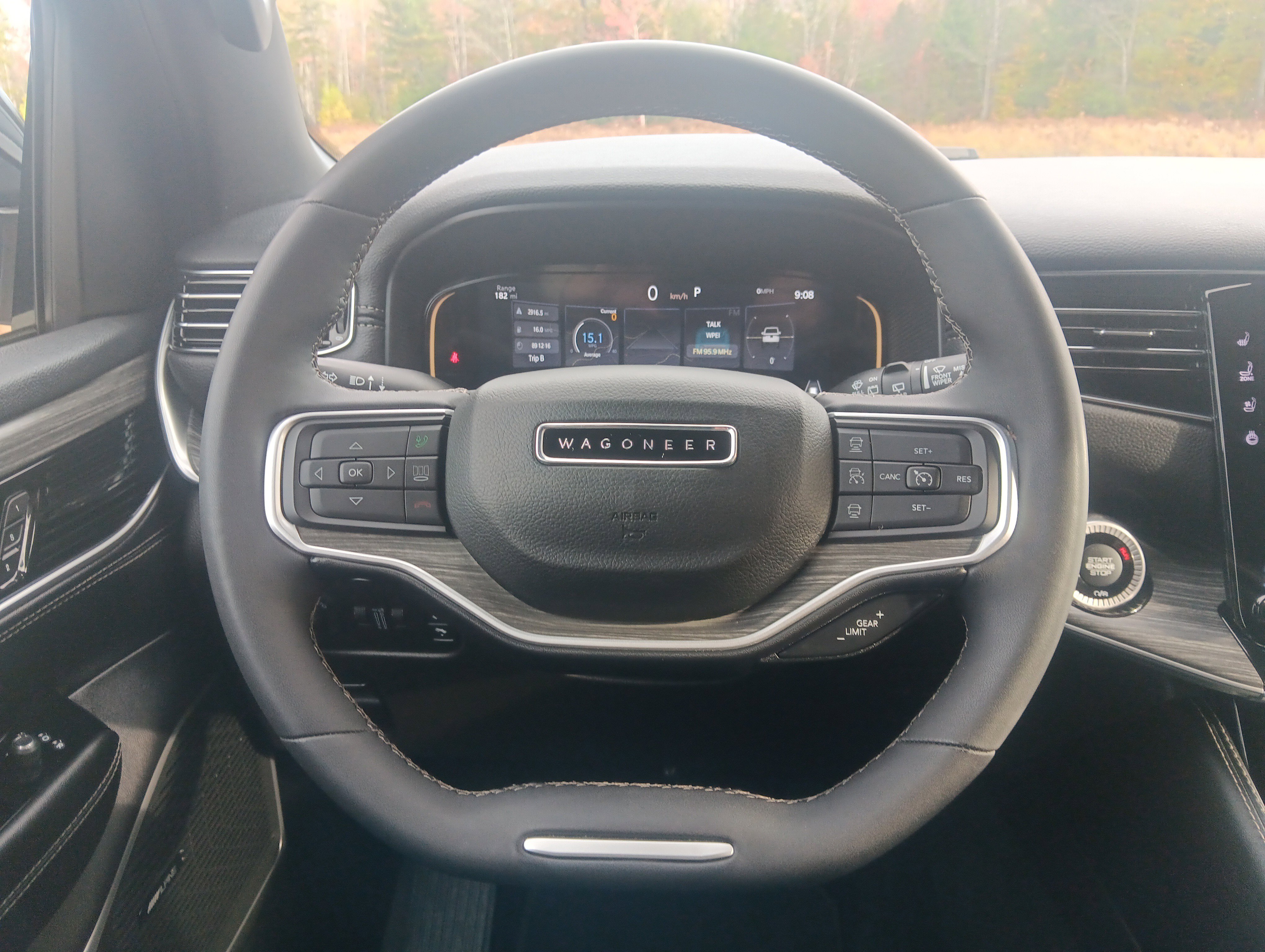 Used 2023 Jeep Wagoneer L Series II image 22