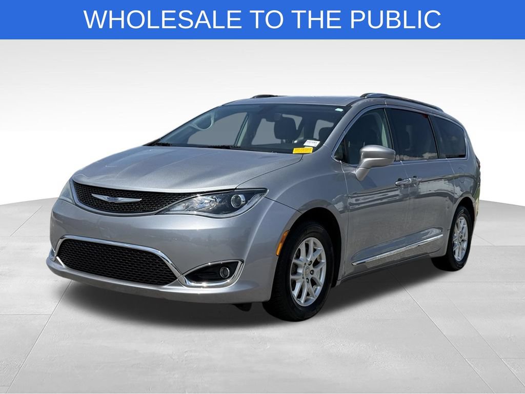 Used 2020 Chrysler Pacifica Touring-L FWD image 1