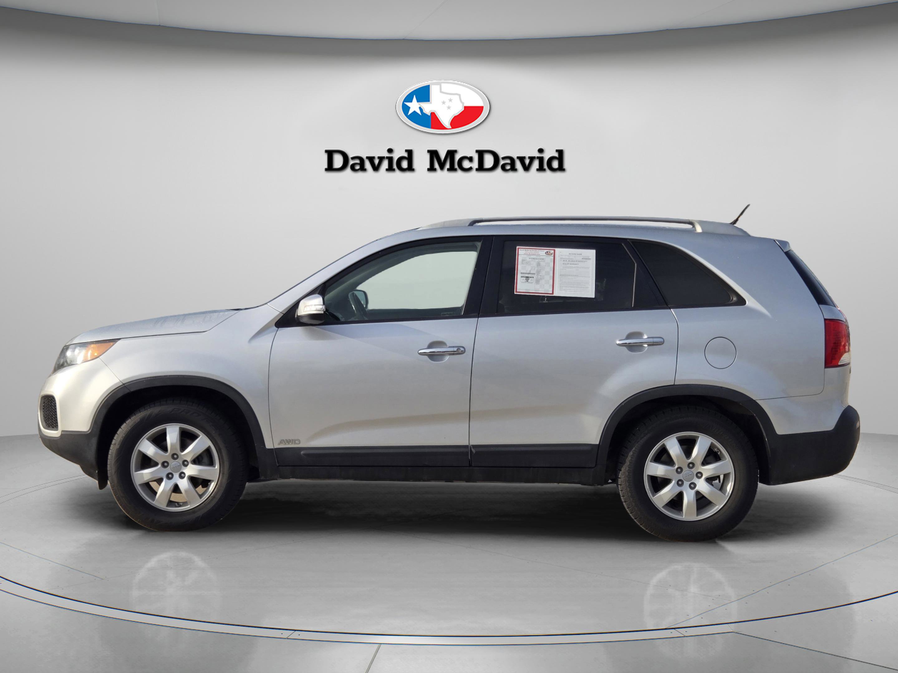 Used 2012 Kia Sorento LX w/ Third Row Pkg AWD/4WD image 2