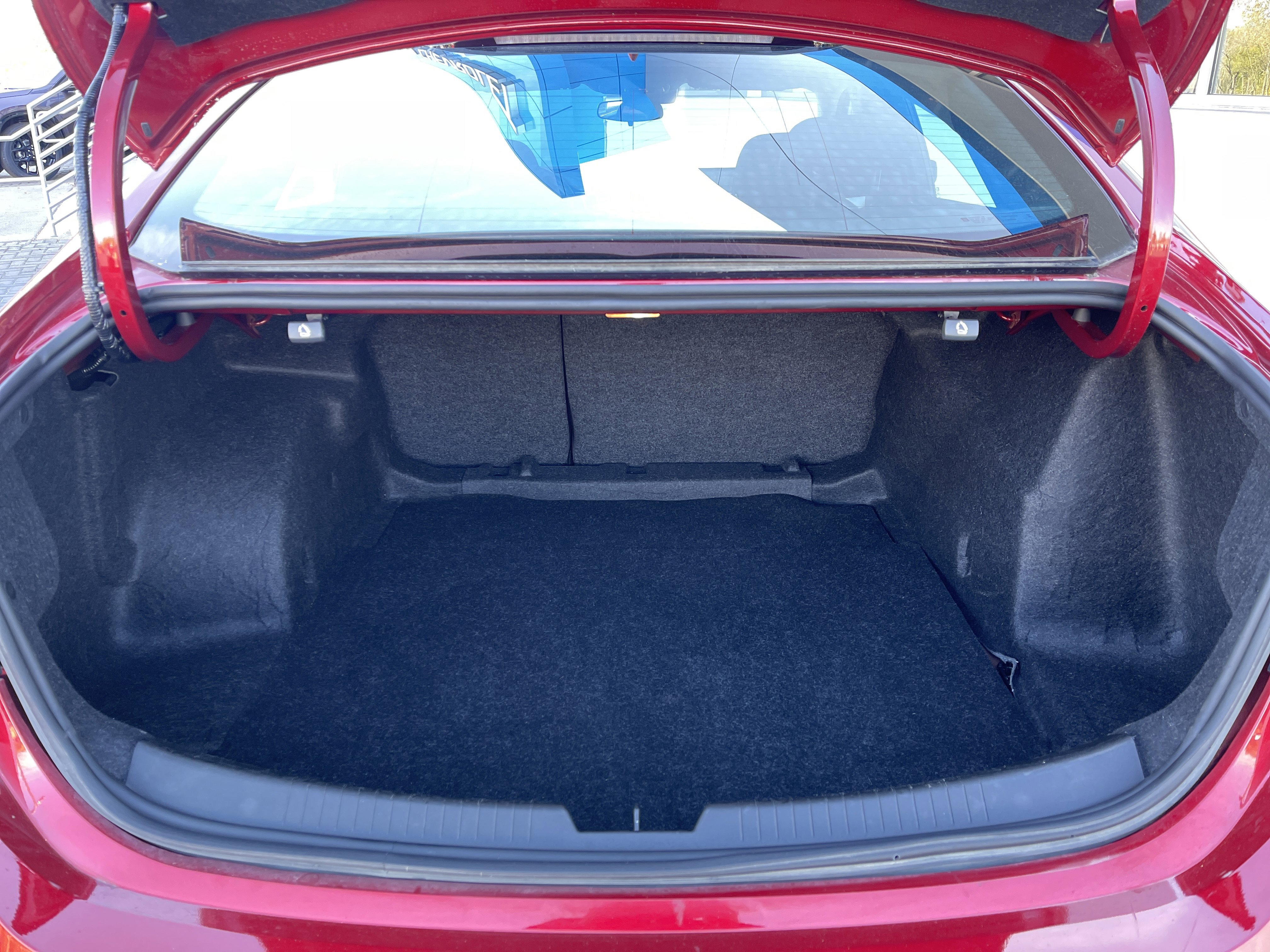 Used 2025 Chevrolet Malibu LT image 40