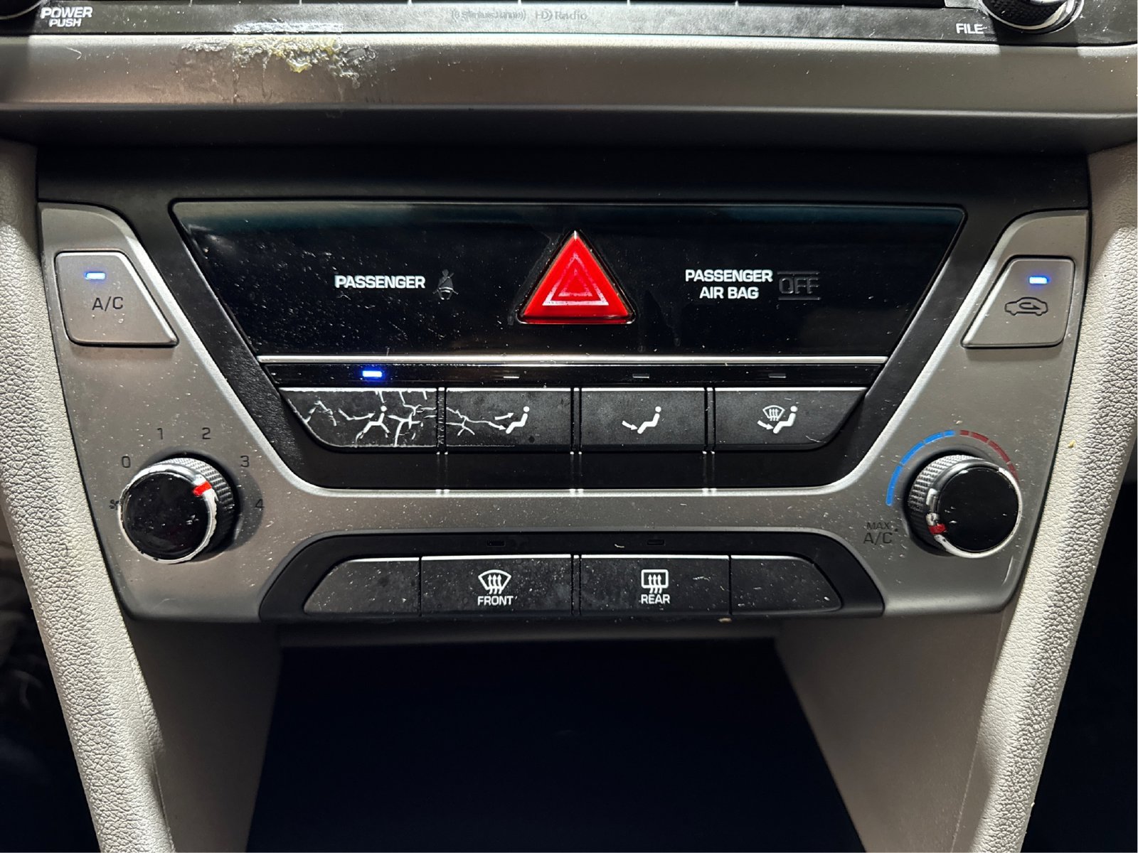 Used 2017 Hyundai Elantra SE FWD image 25