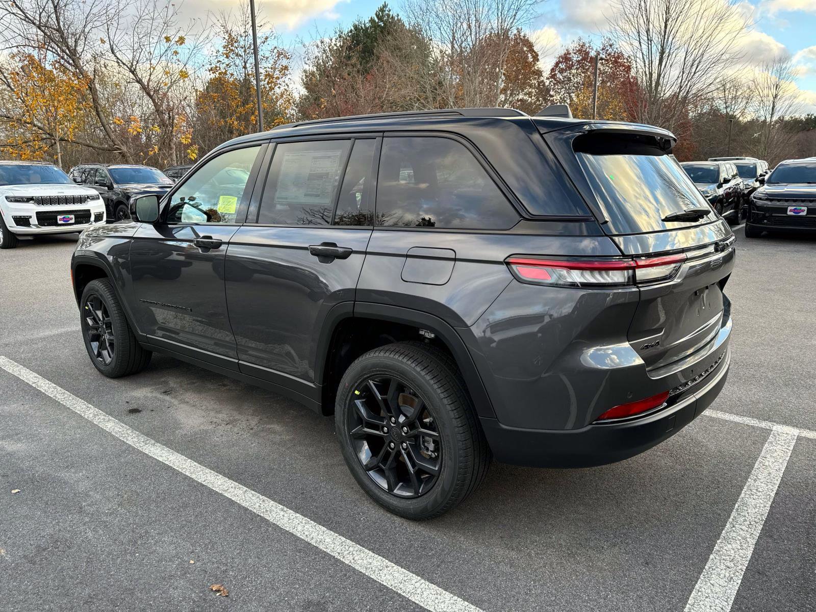 New 2025 Jeep Grand Cherokee Limited image 3