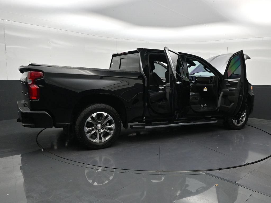 Used 2024 Chevrolet Silverado 1500 High Country w/ Technology Package AWD/4WD image 31