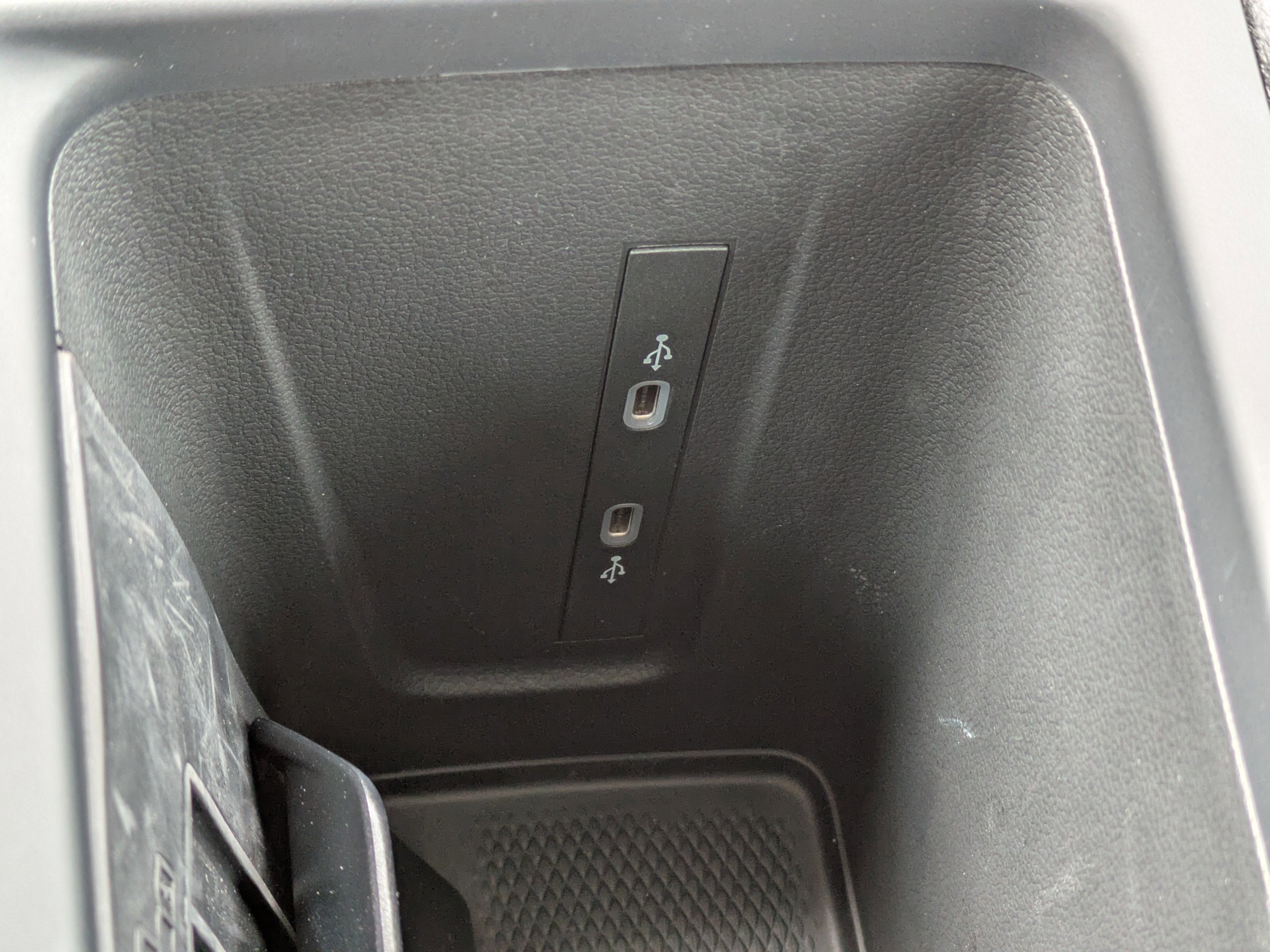 Used 2025 Volkswagen Tiguan SE image 23