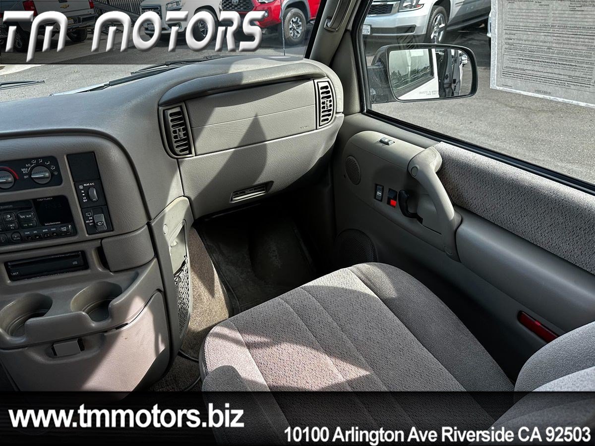 Used 2000 GMC Safari Passenger w/ Sle Marketing Option Pkg 2 RWD image 12